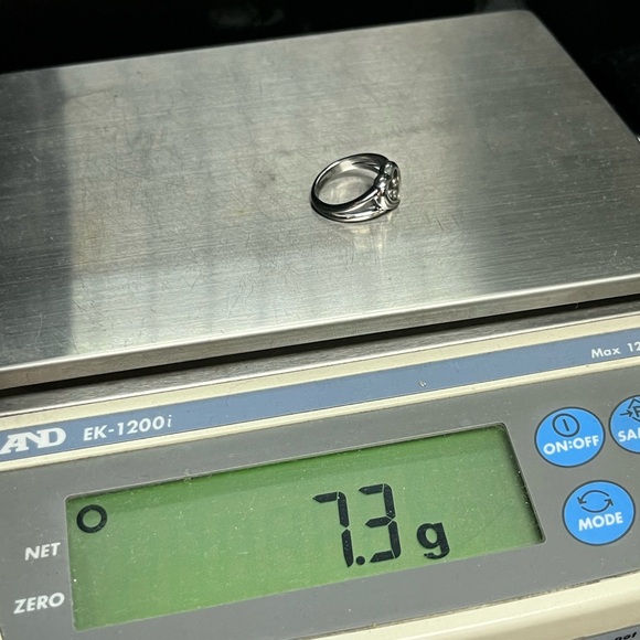 Chopard 18K White Gold Happy Diamonds Hearts Ring - Picture 9 of 9